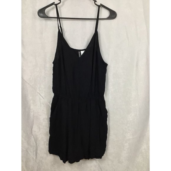 H&M Divided Women's V-Neck Spaghetti Strap Skort Size 10 Black - Picture 4 of 7